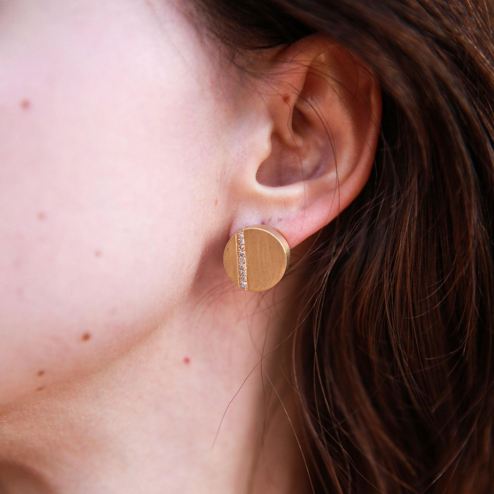 Round Earrings - CYNTIA TOMI