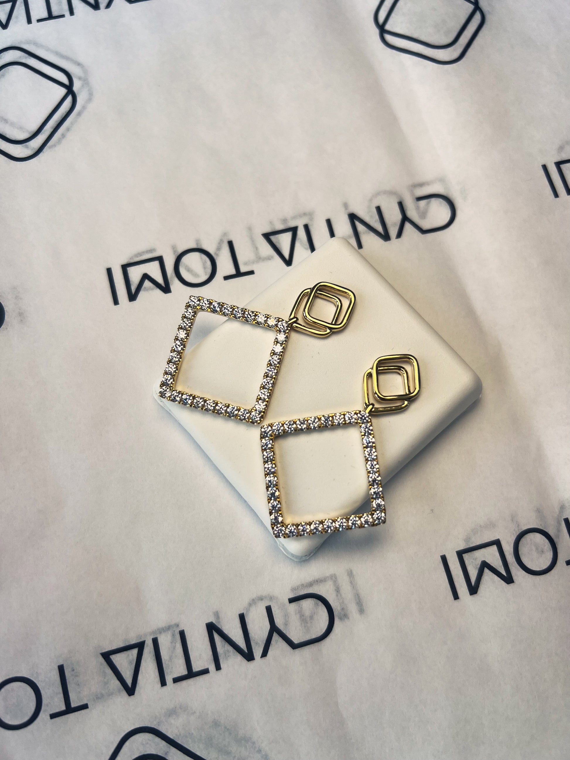 Glow Earrings - CYNTIA TOMI