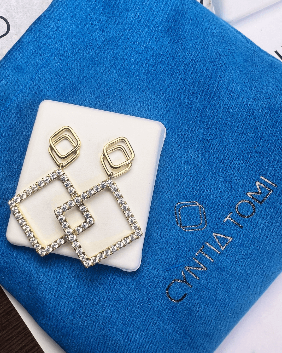 Glow Earrings - CYNTIA TOMI